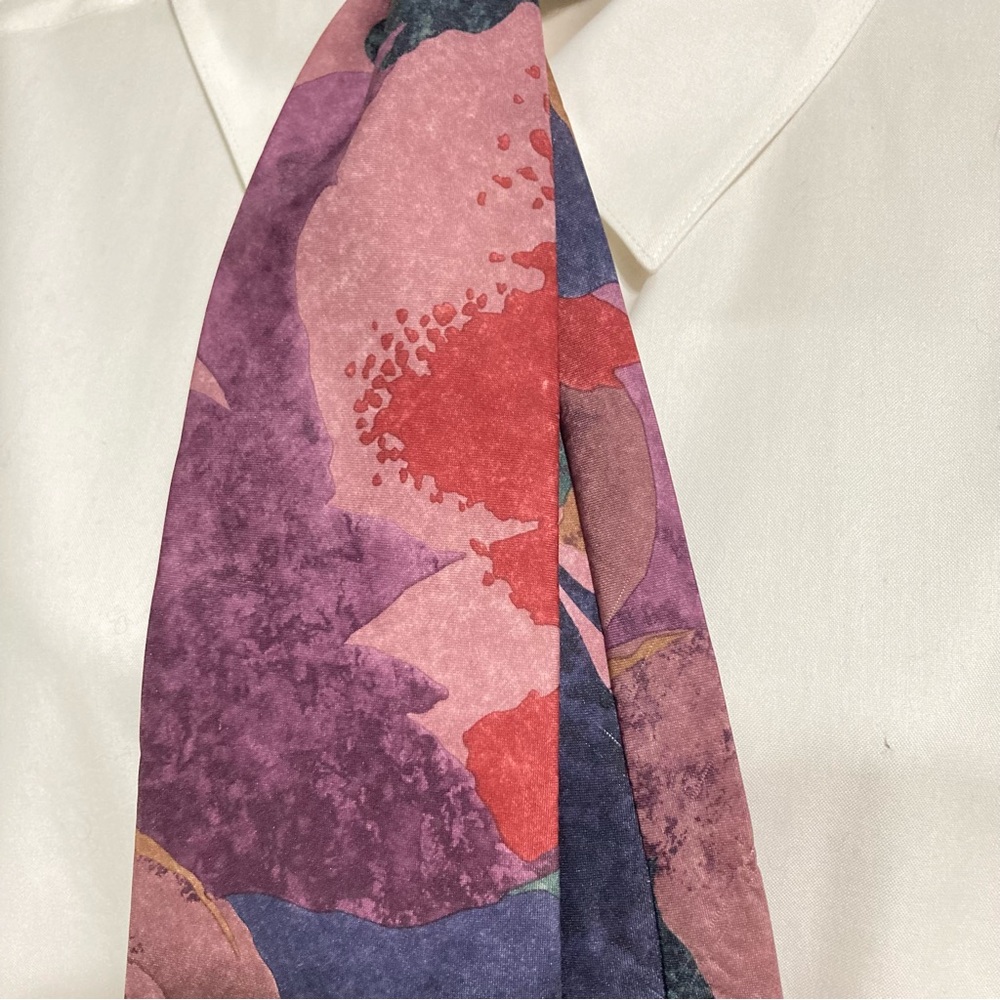 CAROLYN CONLEY Vintage Watercolor Abstract 1992 Tie 3.25 inches Wide - Picture 3 of 6